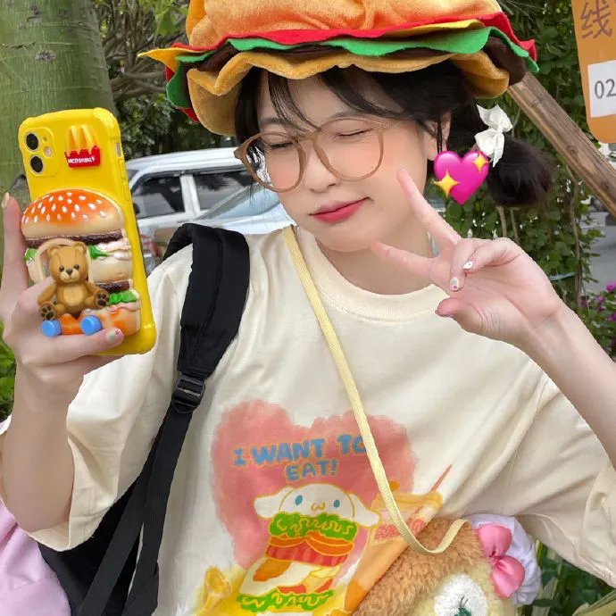 她行走于黑暗中 海报